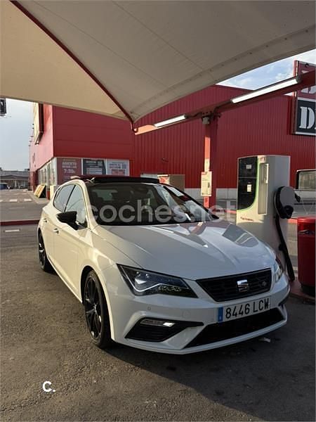 Usado Seat Leon ST FR 150 CV (110 kW) 2019 Blanco Familiar
