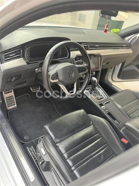Usado VW Passat R-line 150 CV (110 kW) 2021 Blanco Familiar