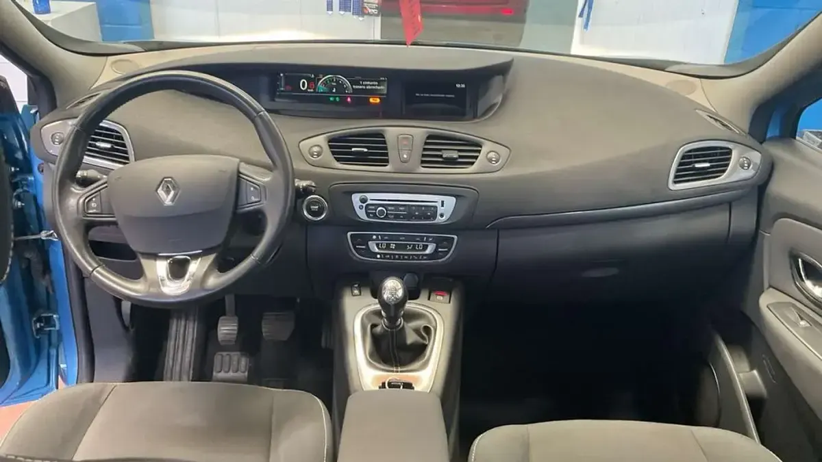 Usado Renault Scénic III LIMITED 131 CV (96 kW) 2015 Azul Monovolumen