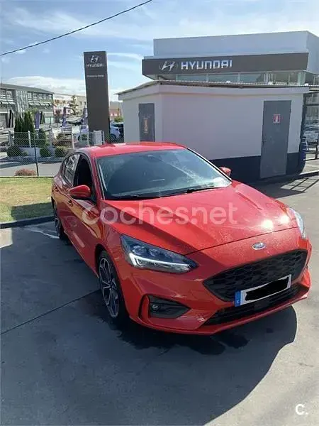 Usado Ford Focus ST-Line 125 CV (91 kW) 2018 Rojo Berlina