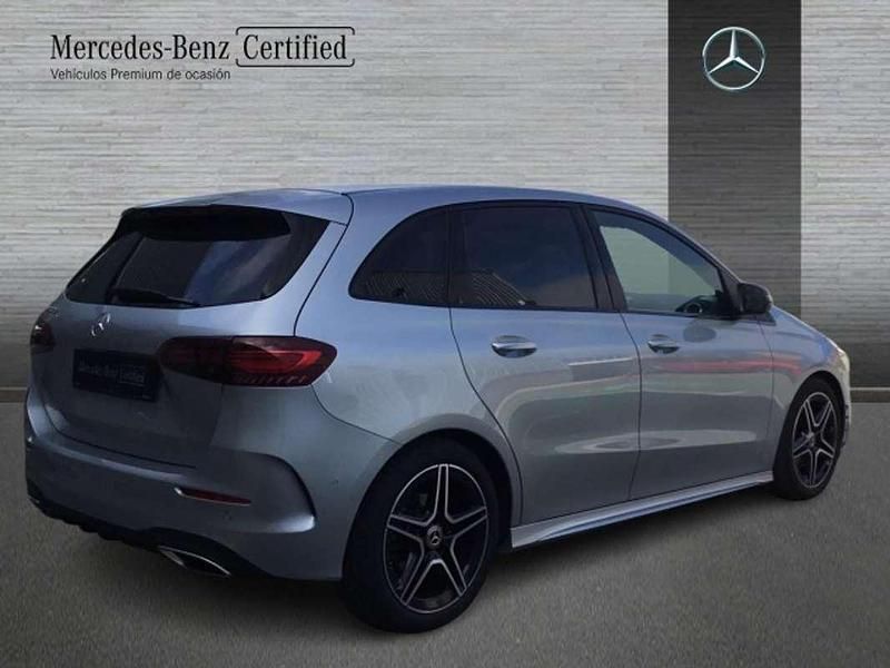 Usado Mercedes B200 150 CV (110 kW) 2025 Plateado Utilitario