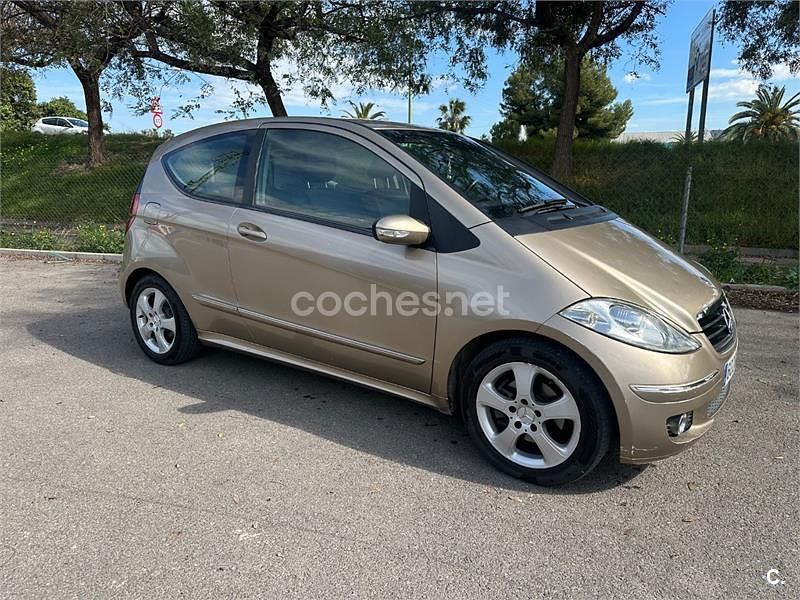 Usado Mercedes A180 Avantgarde 109 CV (80 kW) 2005 Beige Berlina