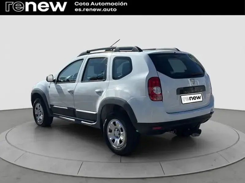 Usado Dacia Duster Ambiance 105 CV (77 kW) 2011 Blanco SUV