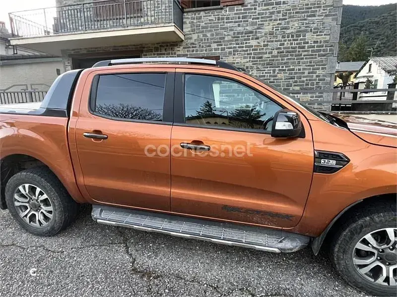 Usado Ford Ranger Wildtrack 200 CV (147 kW) 2018 Naranja Pickup/Camioneta