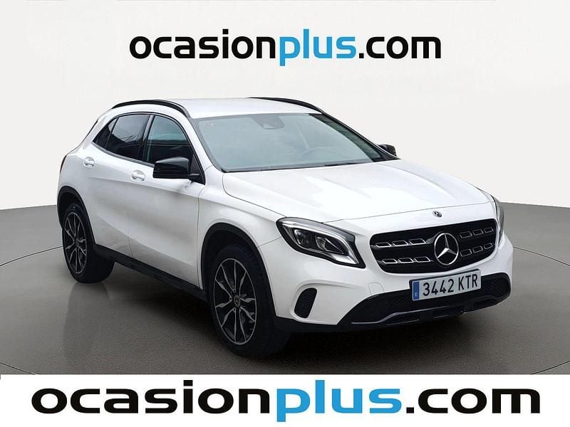 Usado Mercedes GLA180 122 CV (89 kW) 2019 Blanco SUV