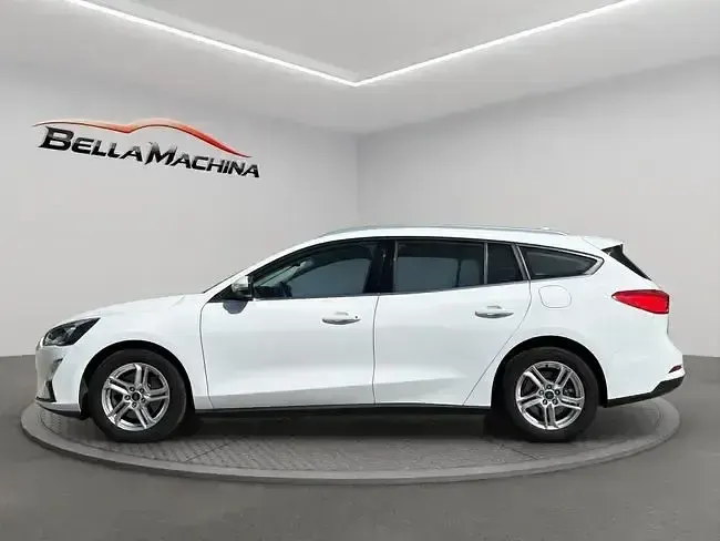 Usado Ford Focus Trend+ 120 CV (88 kW) 2020 Blanco Familiar