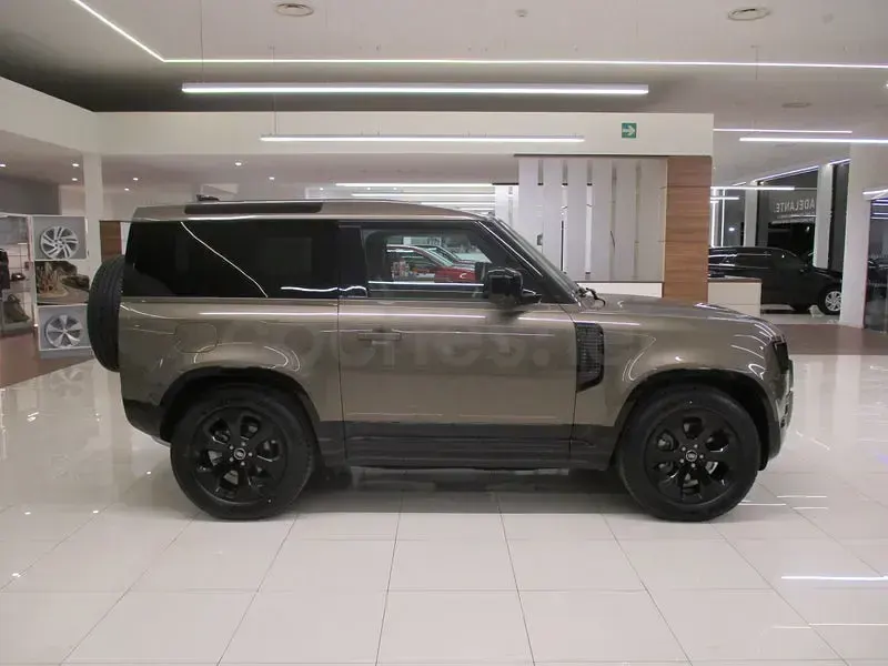 Usado Land Rover Defender S 249 CV (183 kW) 2024 Beige SUV