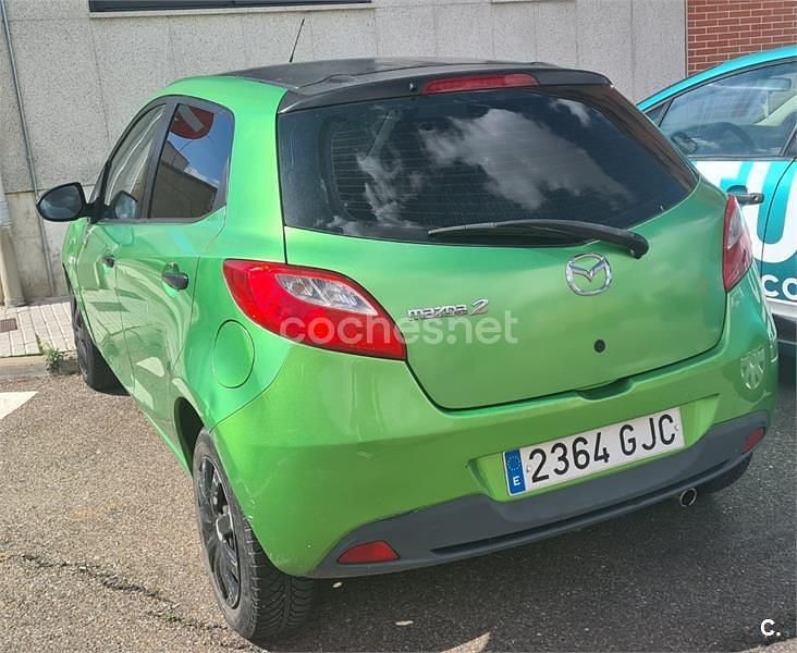 Begagnad Mazda 2 Active 75 HK (55 kW) 2008 Grön Halvkombi