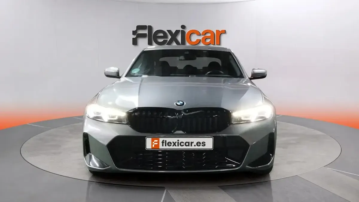 Używany BMW 320 184 KM (135 kW) 2023 Szary Sedan/Limuzyna