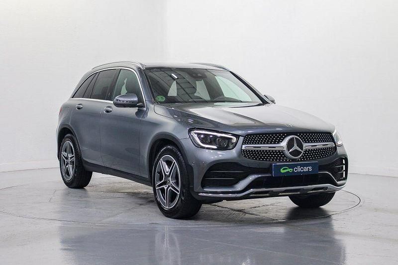 Usado Mercedes GLC300 245 CV (180 kW) 2020 Gris / plata Coupe