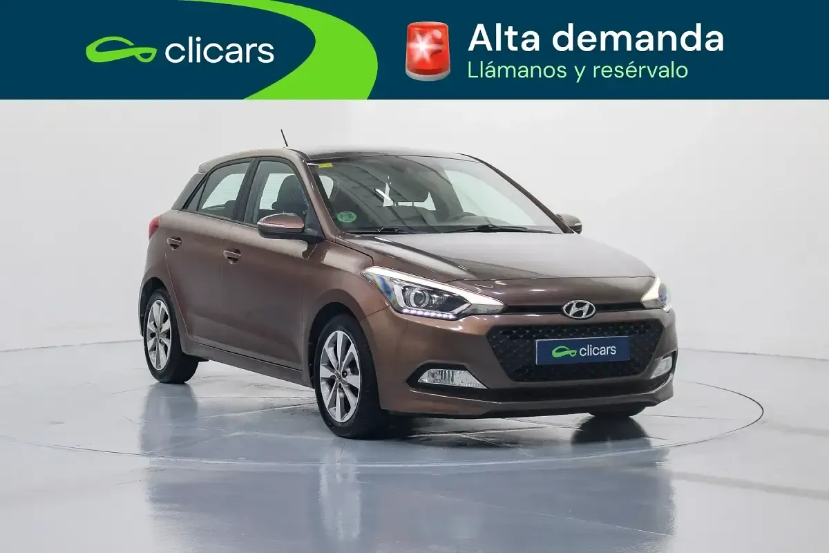 Używany Hyundai i20 85 KM (62 kW) 2016 Brązowy Sedan/Limuzyna