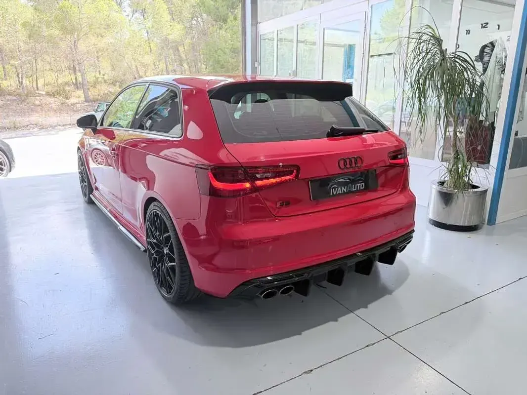 Usado Audi S3 Sportback Exclusive 300 CV (220 kW) 2014 Rojo Utilitario
