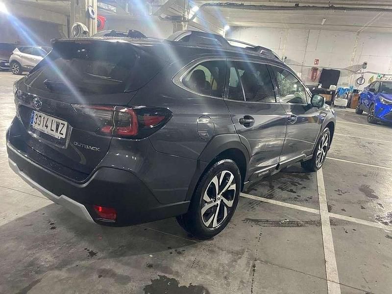 Usado Subaru Outback Sport 168 CV (123 kW) 2022 Gris Familiar