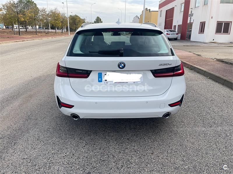 Usado BMW 330e 292 CV (214 kW) 2021 Blanco Familiar