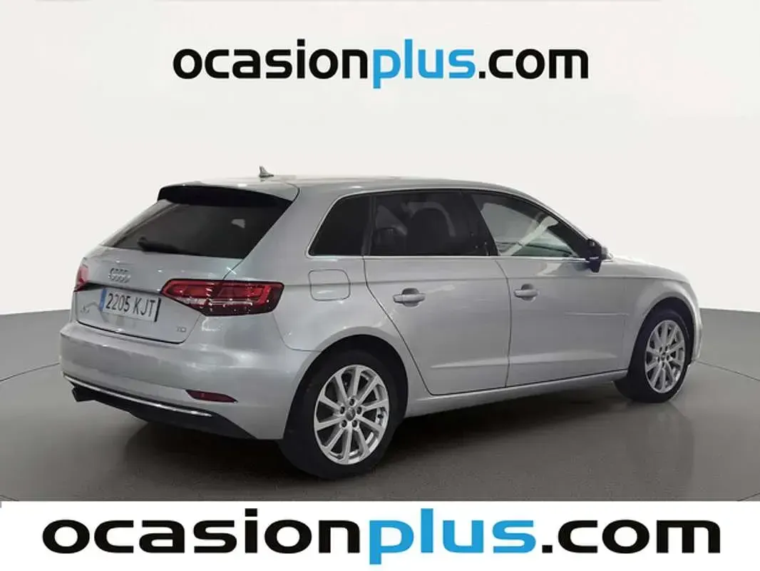 Usado Audi A3 Sportback Design 116 CV (85 kW) 2018 Plateado Utilitario
