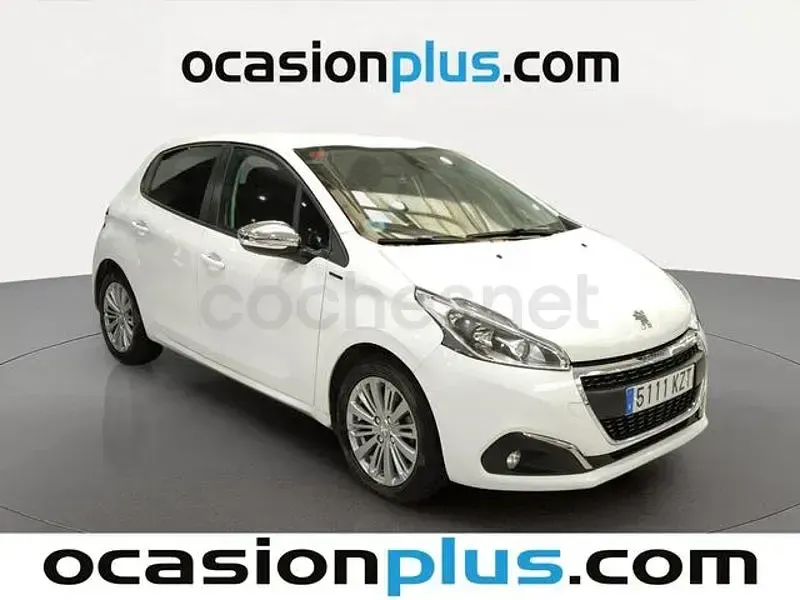 Usado Peugeot 208 Signature Sky 110 CV (80 kW) 2019 Blanco Utilitario