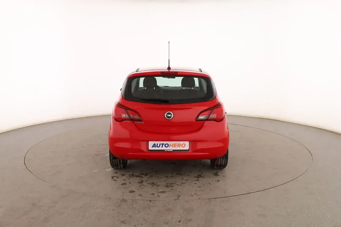 Usado Opel Corsa Selective 90 CV (66 kW) 2016 Rojo Utilitario