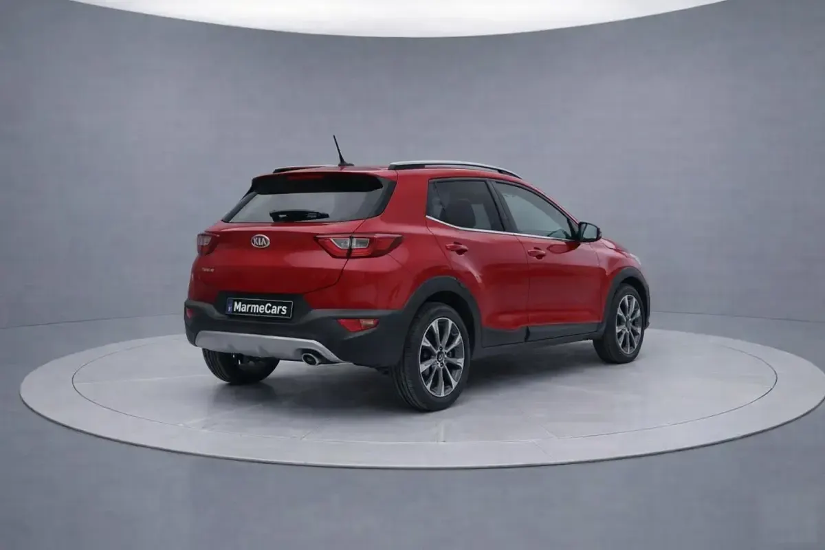 Usado Kia Stonic 101 CV (74 kW) 2025 Rojo SUV
