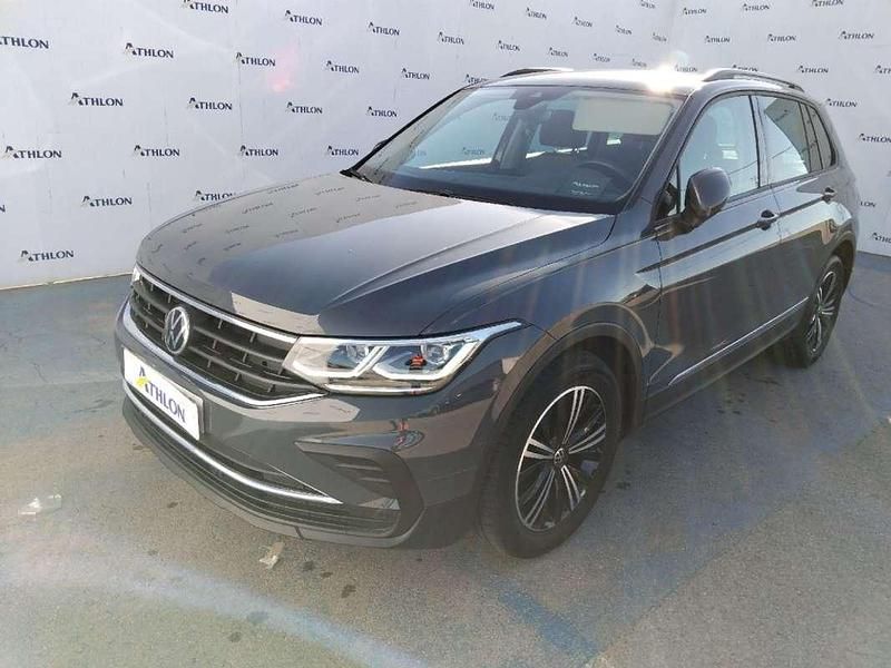 Gris / plata Usado 2021 VW Tiguan Life SUV | 25.995 € (Super precio) - Imagen 1/4