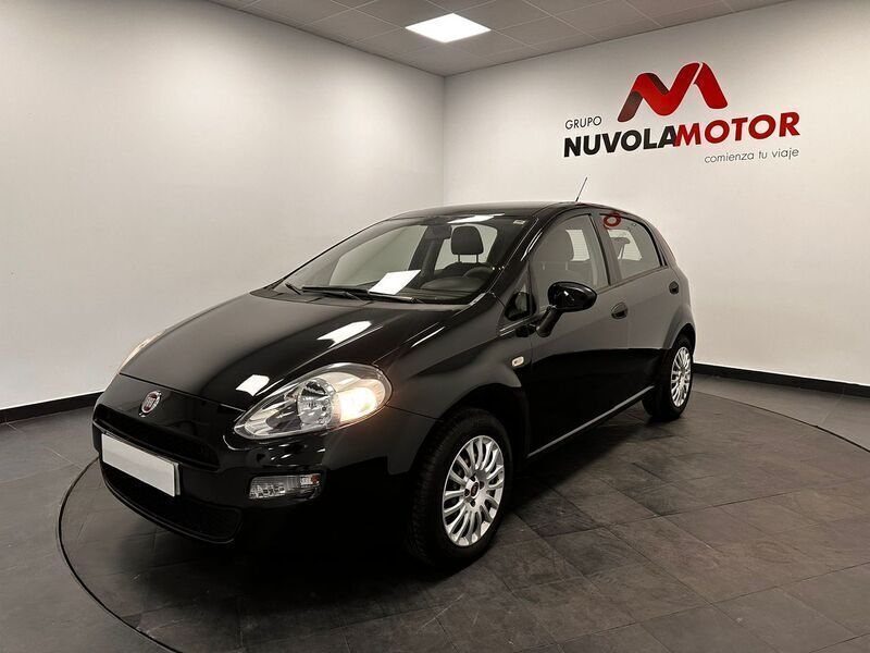 Usado Fiat Punto Easy 77 CV (56 kW) 2017 Negro Utilitario