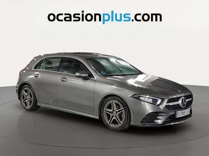 Usado Mercedes A180 136 CV (100 kW) 2022 Gris Utilitario