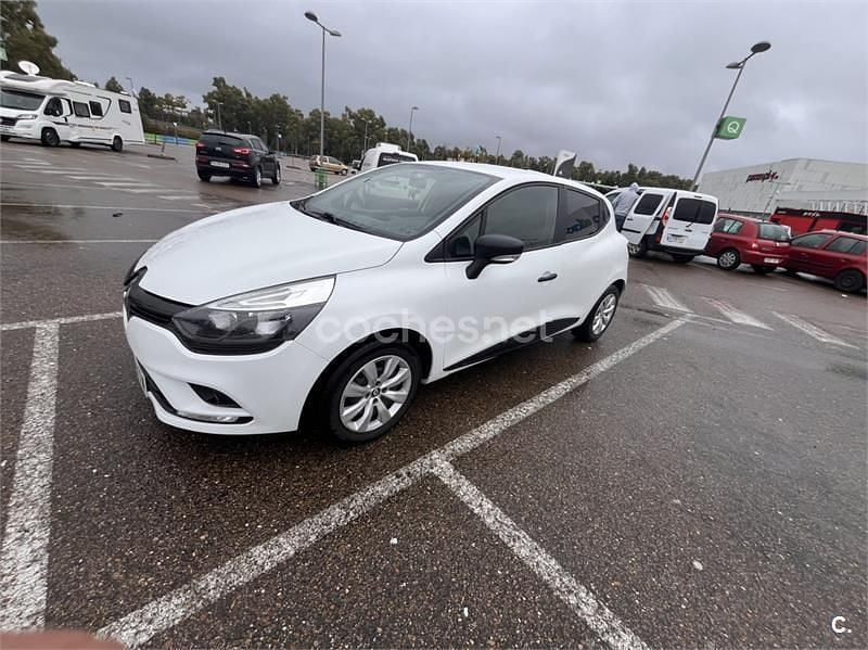 Usado Renault Clio IV Business 75 CV (55 kW) 2019 Blanco Berlina