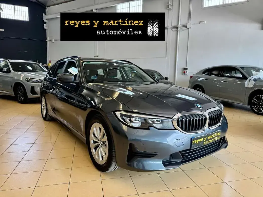 Usado BMW 320 190 CV (139 kW) 2022 Gris Familiar