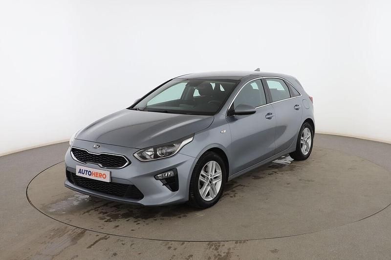 Gris Usado 2021 Kia Ceed Utilitario | 17.499 € (Precio justo) - Imagen 1/3
