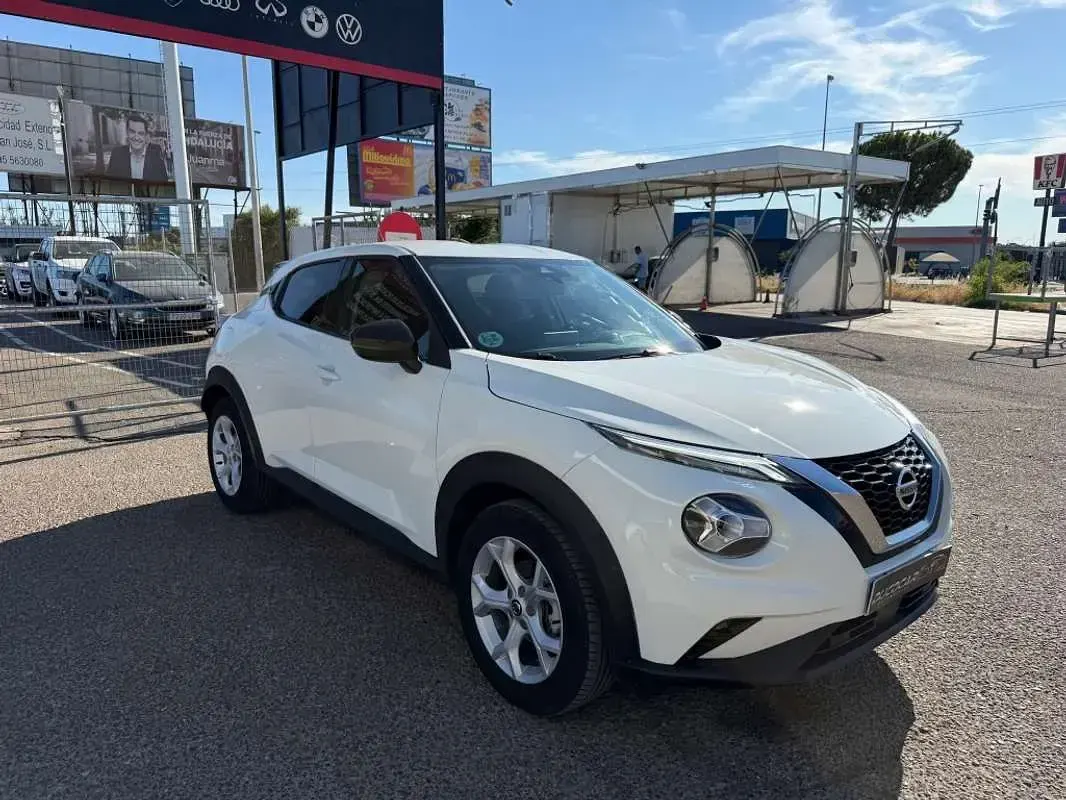 Usado Nissan Juke Acenta 114 CV (83 kW) 2022 Blanco SUV