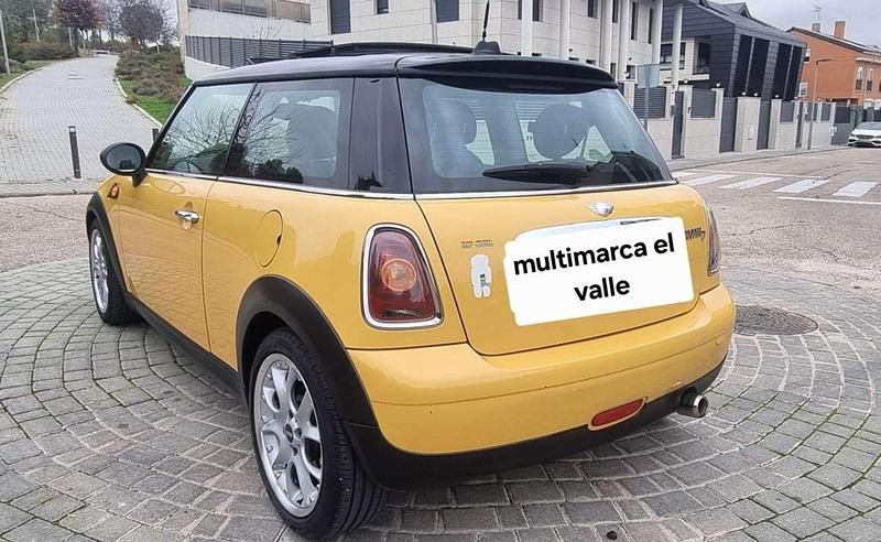 Usado Mini Cooper D 109 CV (80 kW) 2007 Amarillo Utilitario