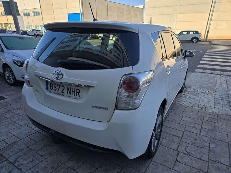 Usado Toyota Verso Comfort 111 CV (81 kW) 2014 Blanco Monovolumen