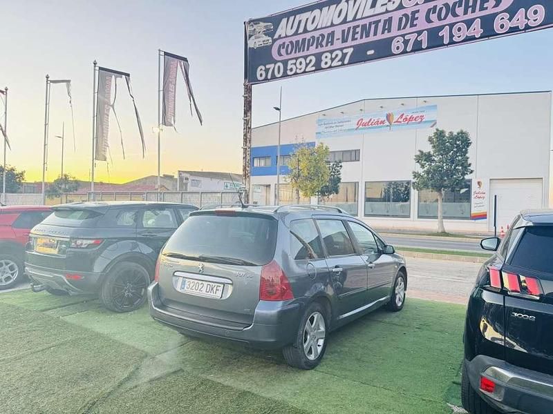Usado Peugeot 307 110 CV (80 kW) 2005 Gris Familiar