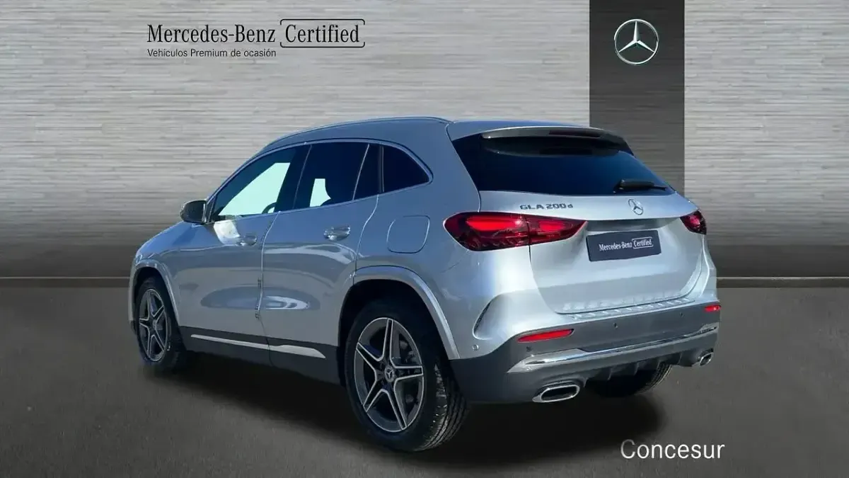 Usado Mercedes GLA200 150 CV (110 kW) 2025 Blanco SUV