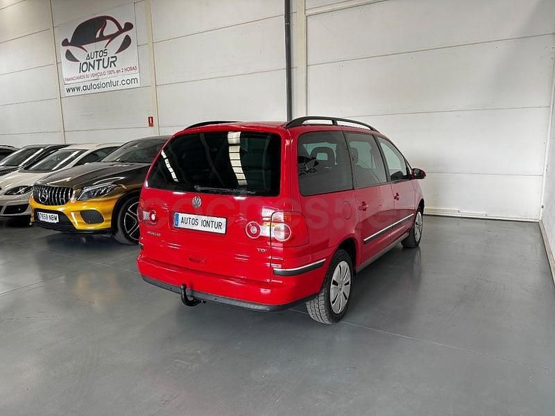 Usado VW Sharan Comfortline 115 CV (84 kW) 2005 Rojo Monovolumen