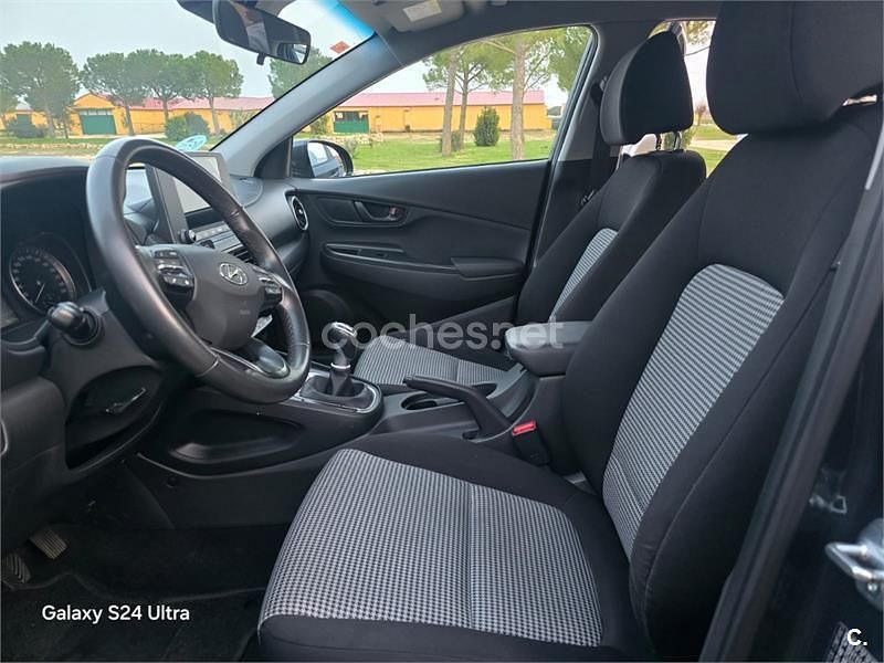 Usado Hyundai Kona 120 CV (88 kW) 2021 Gris / plata SUV