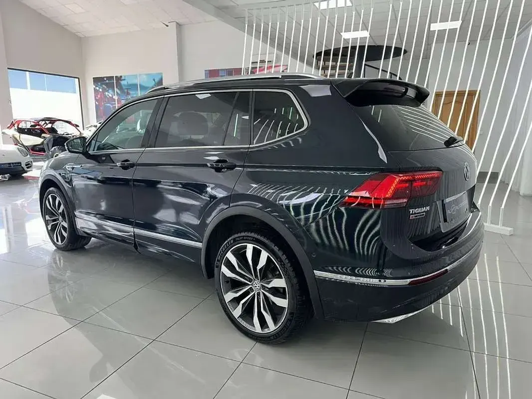 Usado VW Tiguan Allspace Sportline 189 CV (139 kW) 2020 Negro SUV