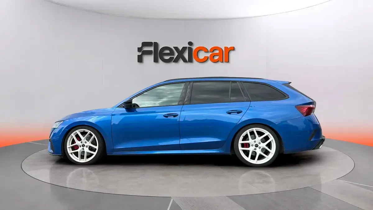 Usado Skoda Octavia RS 245 CV (180 kW) 2023 Azul Familiar