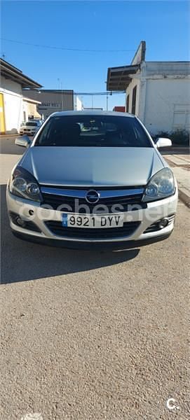 Gris / plata Usado 2006 Opel Astra GTC Sport Berlina | 3200 € (Precio justo) - Imagen 1/4