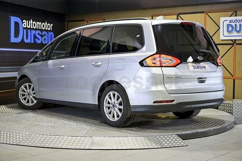Usado Ford Galaxy Titanium 150 CV (110 kW) 2022 Gris / plata Monovolumen