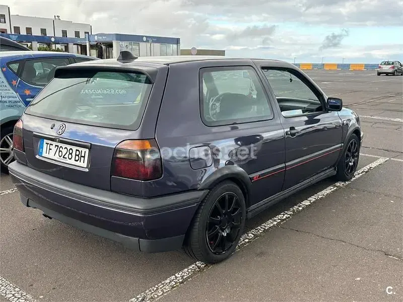 Usado VW Golf III GT 100 CV (73 kW) 1996 Negro Berlina