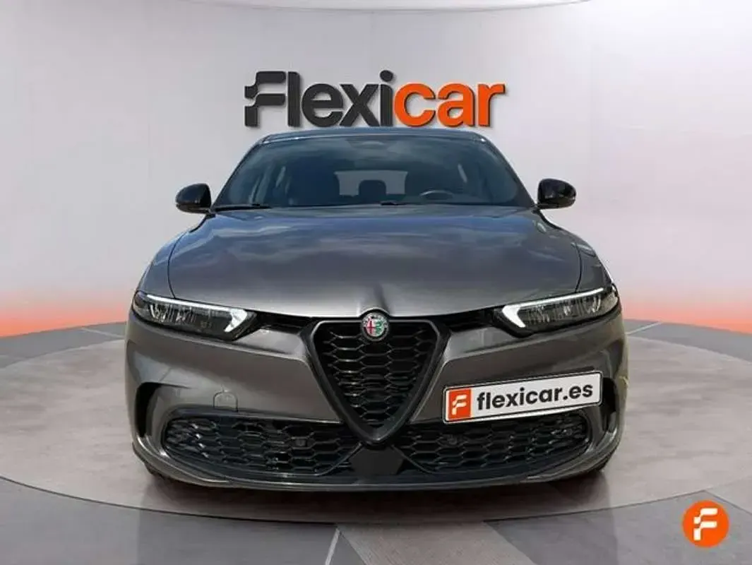 Usado Alfa Romeo Tonale Sprint 131 CV (96 kW) 2023 Gris SUV