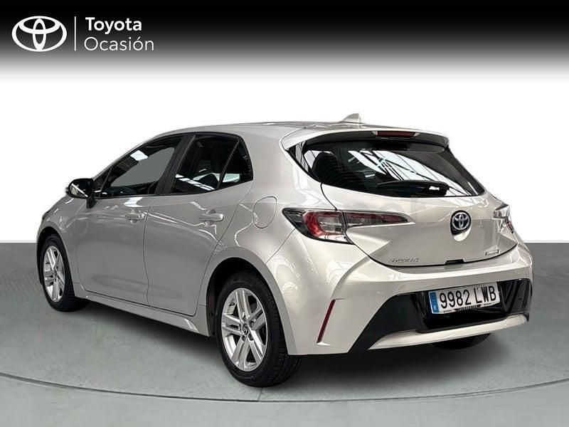 Usado Toyota Corolla Active 122 CV (89 kW) 2022 Gris / plata Berlina