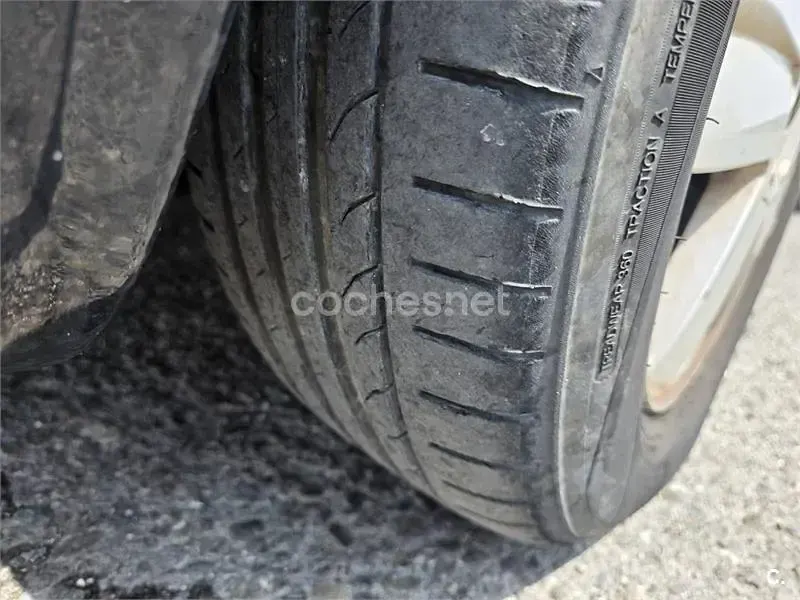 Usado Renault Scénic II Dynamique 130 CV (95 kW) 2005 Gris / plata Monovolumen