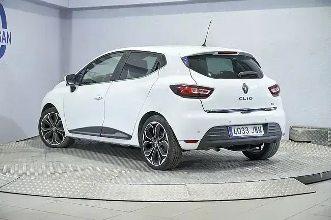 Usado Renault Clio Zen 90 CV (66 kW) 2017 Blanco Utilitario