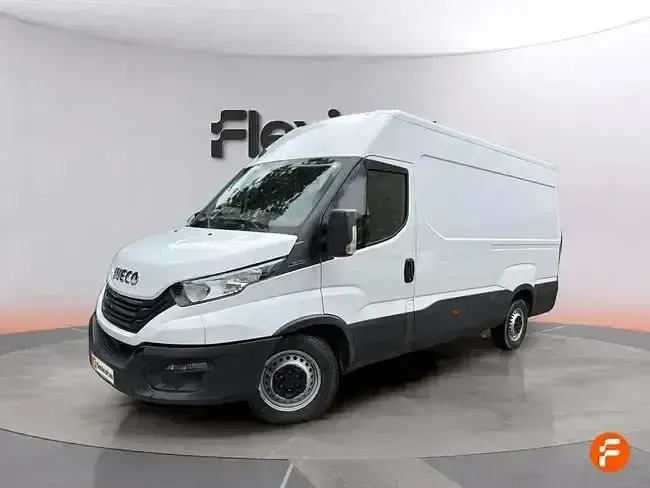 Usado Iveco Daily 156 CV (114 kW) 2023 Blanco Berlina