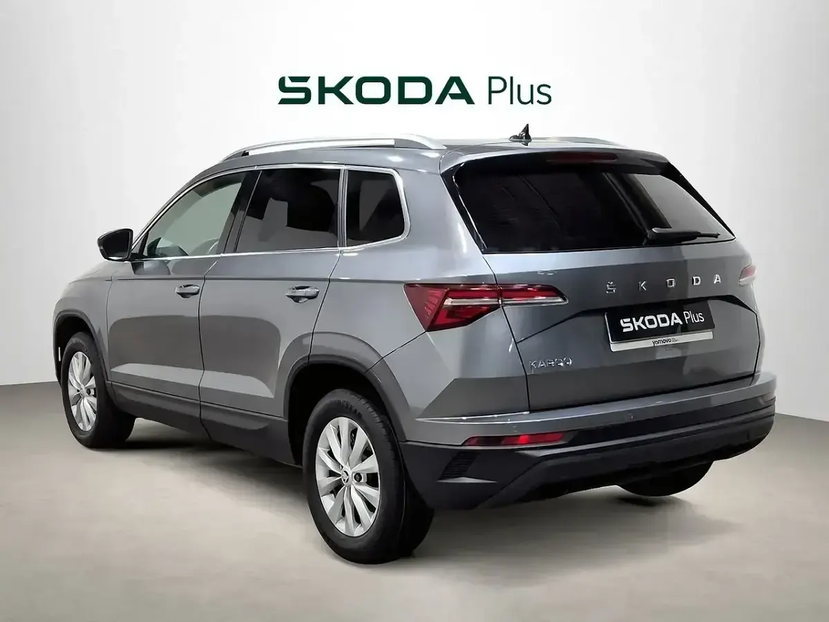 Usado Skoda Karoq Selection 150 CV (110 kW) 2024 Gris SUV