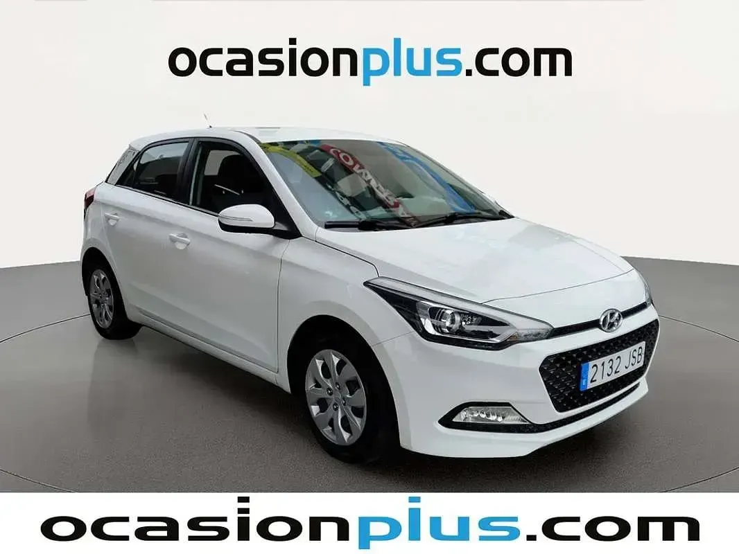 Usado Hyundai i20 84 CV (61 kW) 2016 Blanco Coupe