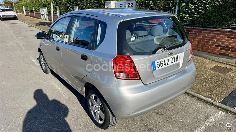Usado Chevrolet Kalos SE 72 CV (52 kW) 2006 Gris / plata Berlina