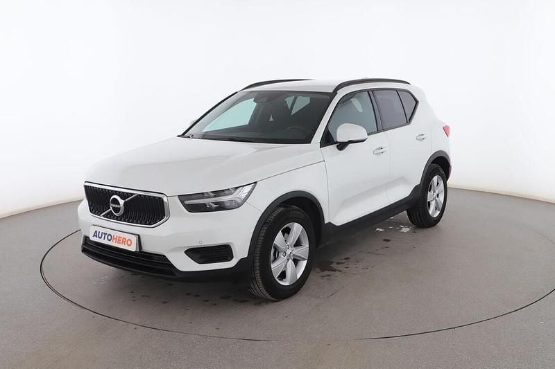 Blanco Usado 2020 Volvo XC40 Momentum SUV | 25.599 € (Precio justo) - Imagen 1/3