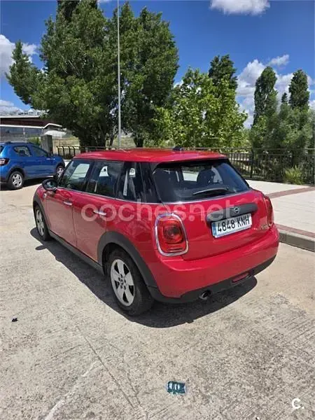 Usado Mini ONE 102 CV (75 kW) 2018 Rojo Utilitario
